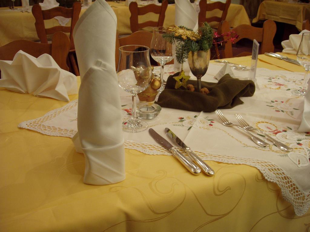 Hotel Restaurant Landhaus Koehle Neukirch  ภายนอก รูปภาพ