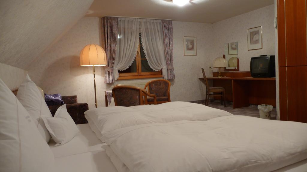 Hotel Restaurant Landhaus Koehle Neukirch  ภายนอก รูปภาพ